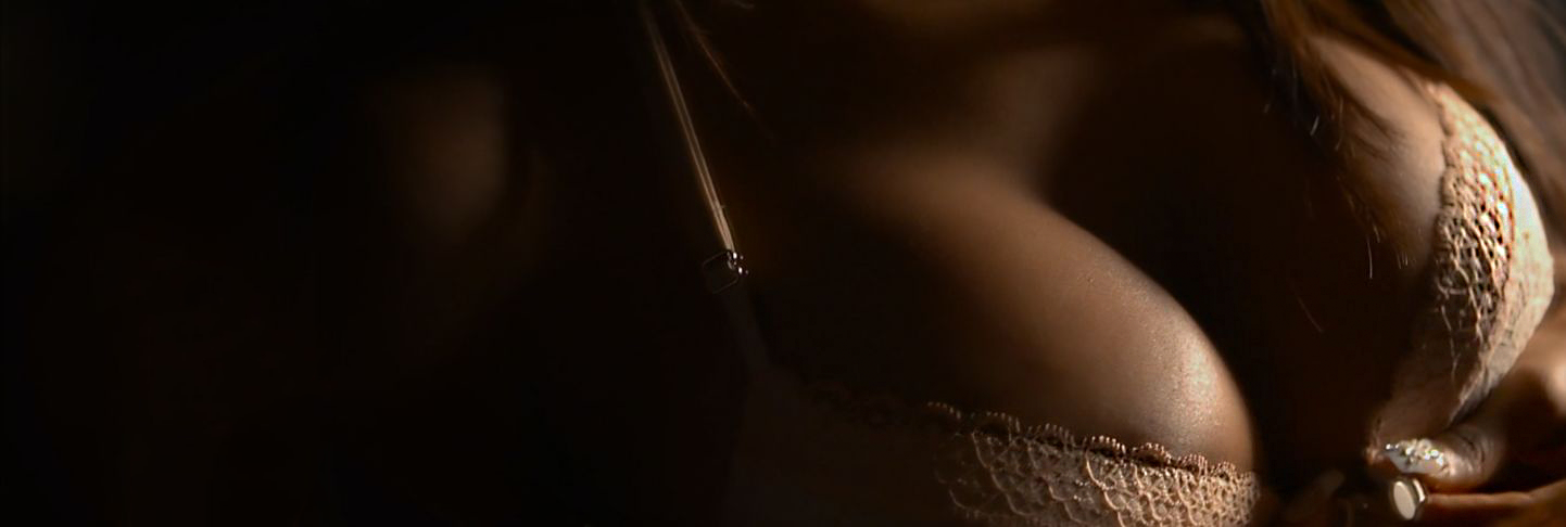 Escorte aux seins naturels dans le bordel Felina Madrid